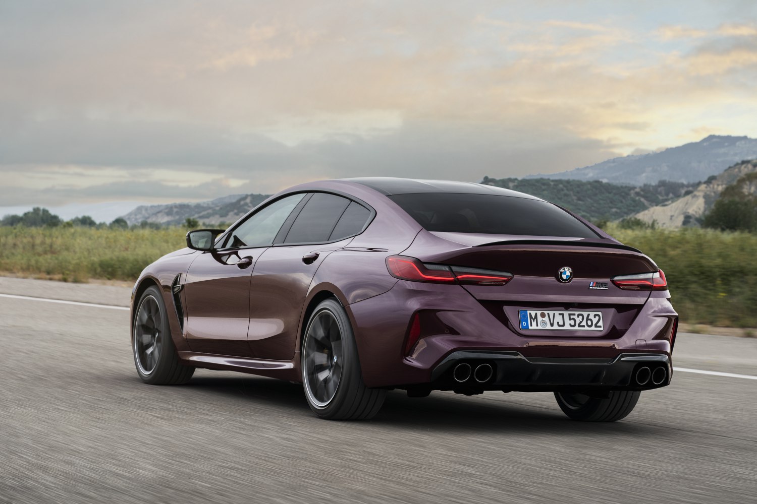 BMW M8 technical specifications and fuel economy